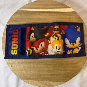 Sonic the Hedgehog Character Group Trifold Velcro Wallet